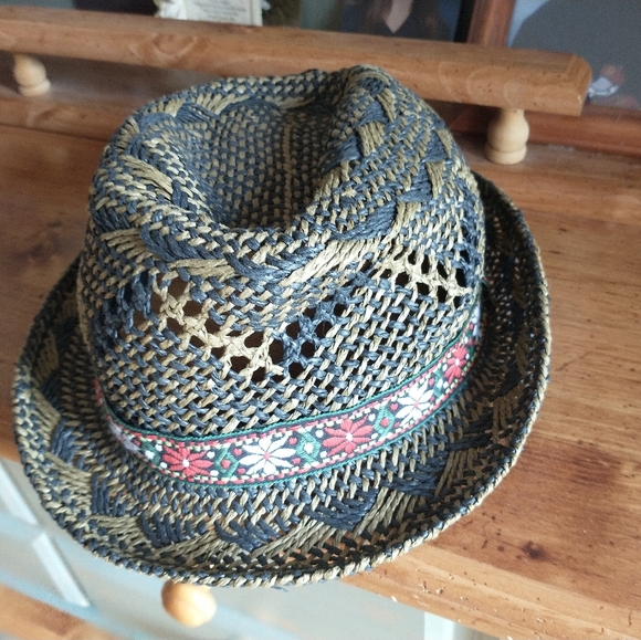 Summer hat - Picture 3 of 4